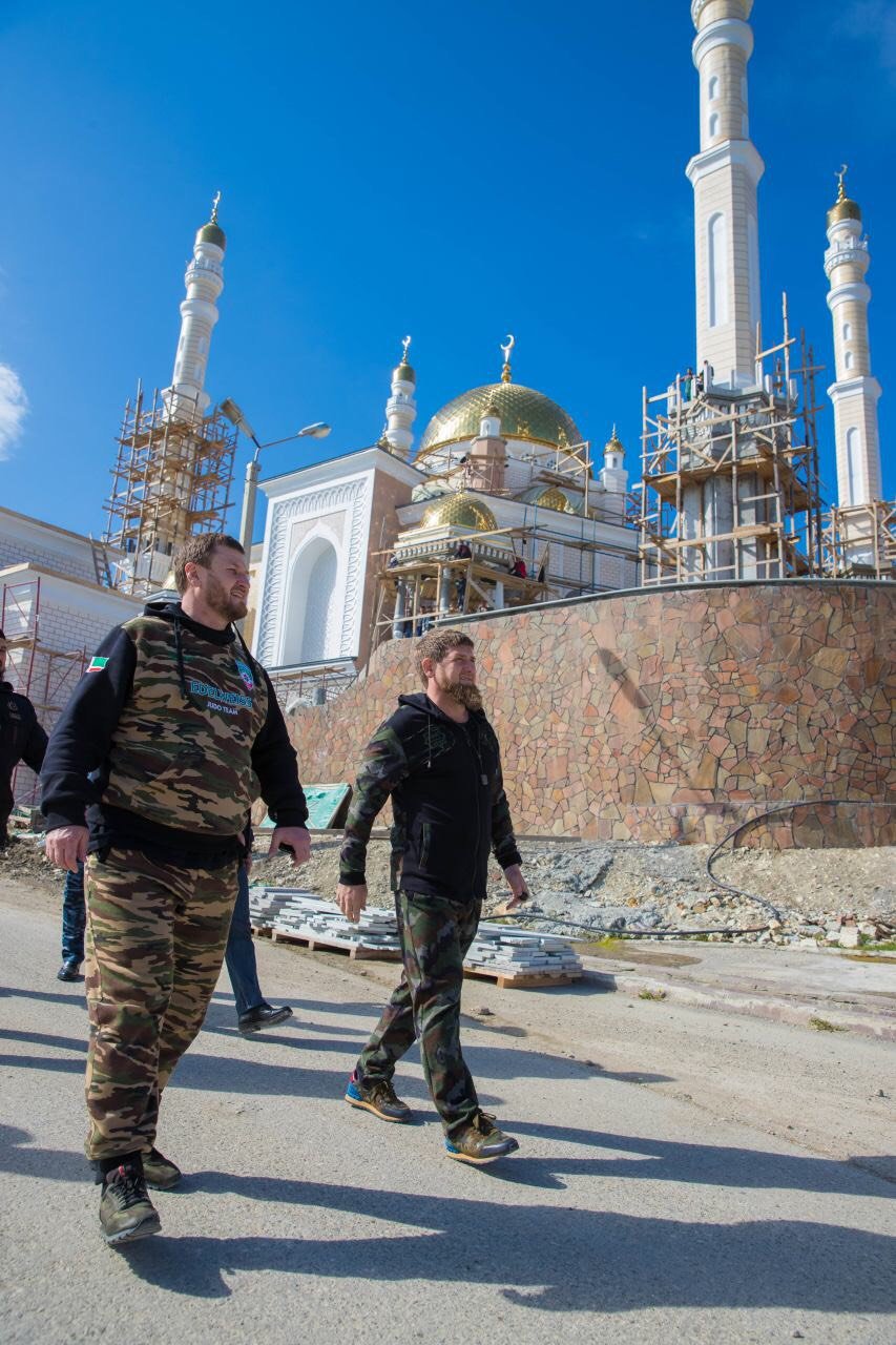 Центорой Чечня дом Кадырова