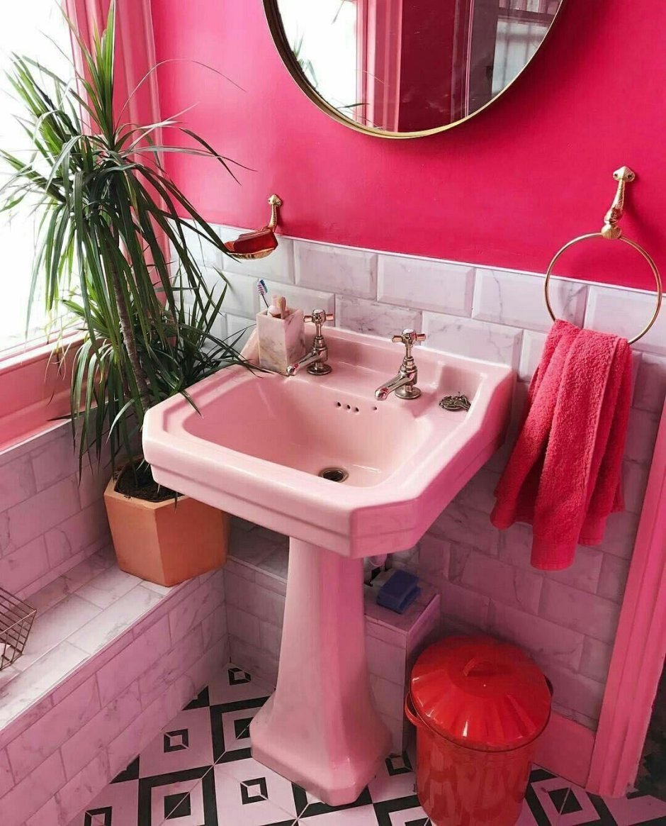 Нежно розовая ванная комната