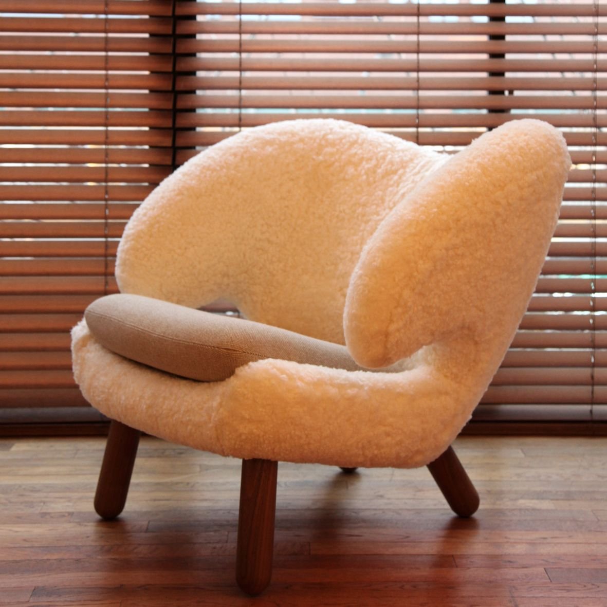 Нужны кресла. Кресло Пеликан. Кресло Pelican (1940). Мягкое уютное кресло. Плюшевое кресло.