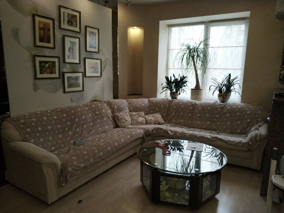 Расположение углового дивана в комнате