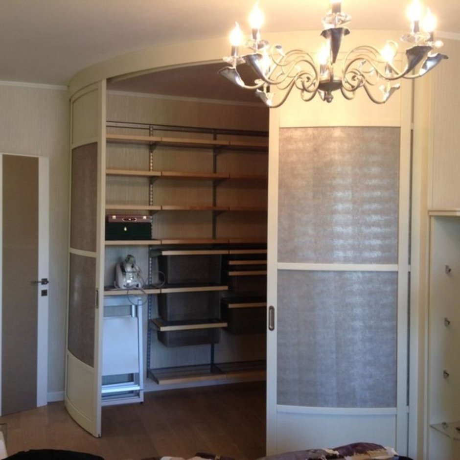 Встроенный шкаф перегородка между комнатами (70 фото)
