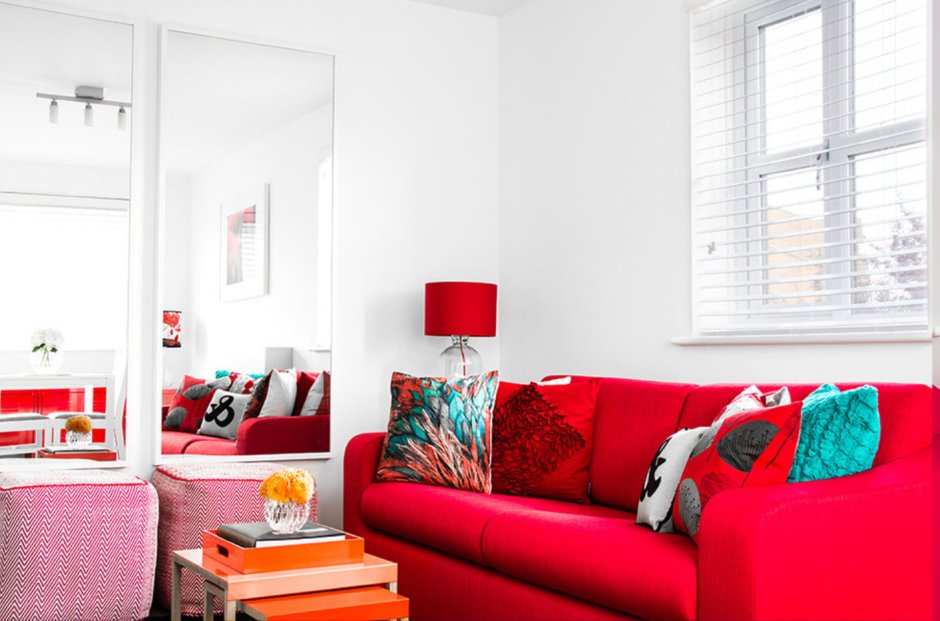 Красный угловой диван в интерьере (62 фото)