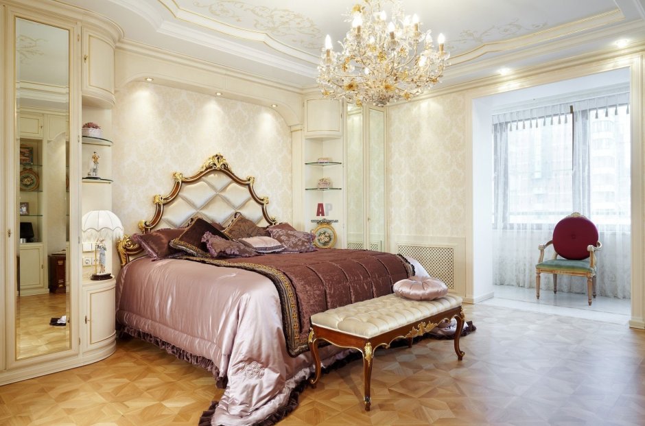 Светлые спальни в классическом стиле
