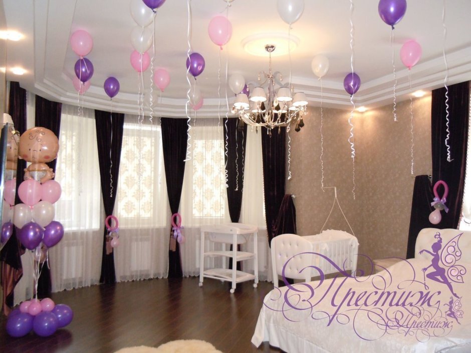 Оформление шарами комнаты в фиолетовом цвете из роддома