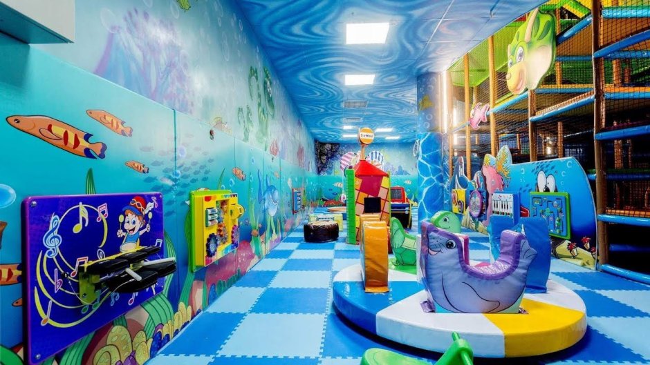 Стены в детской игровой комнате