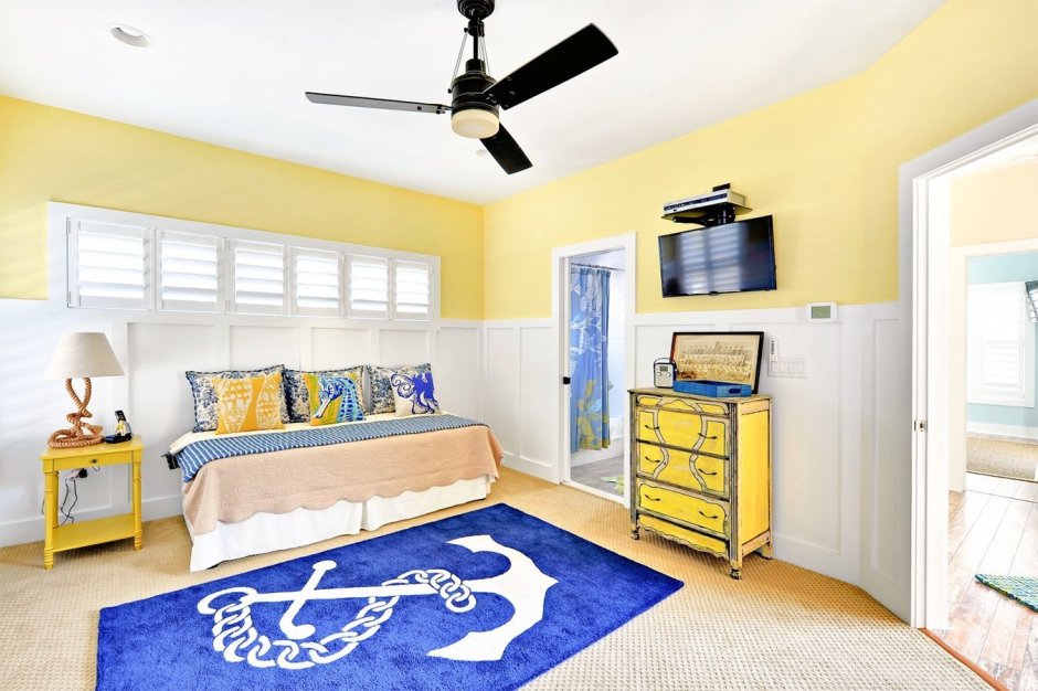 Покраска детской комнаты в желтом цвете