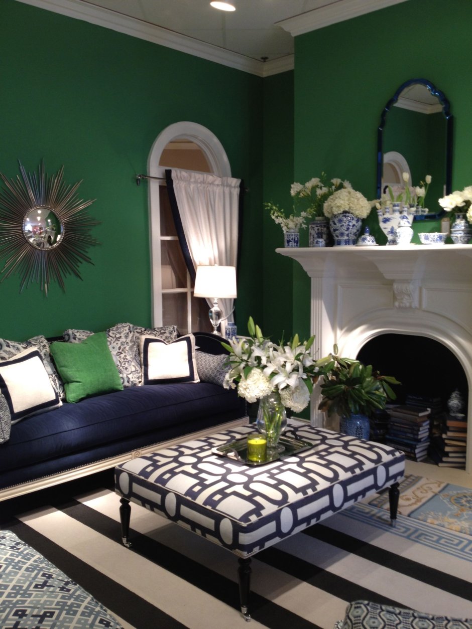 Изумрудные шторы в спальню