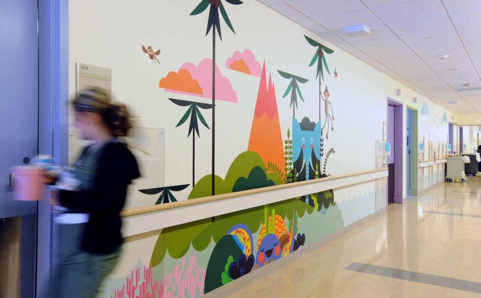 Стены в детской больнице