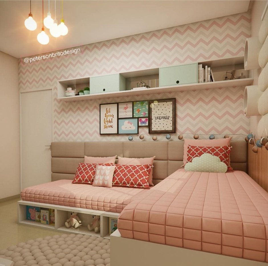 Комната для девушек с двумя кроватями