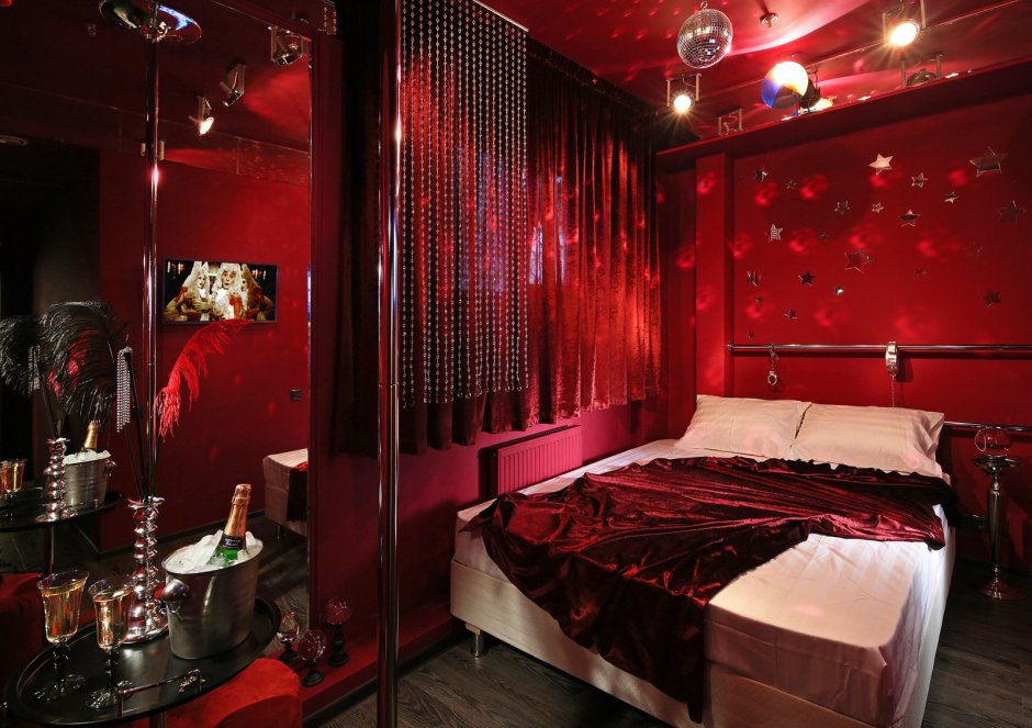 Красная комната Легенда Японии