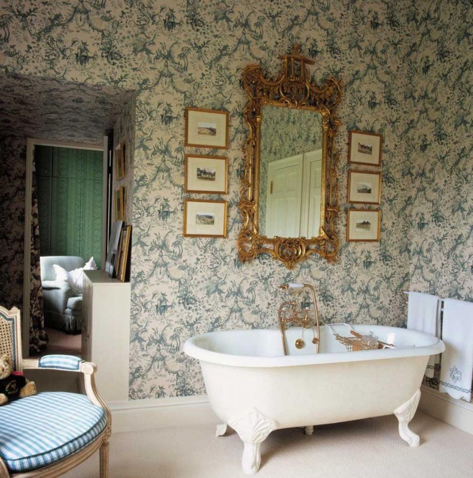 Интерьер ванной комнаты в викторианском стиле