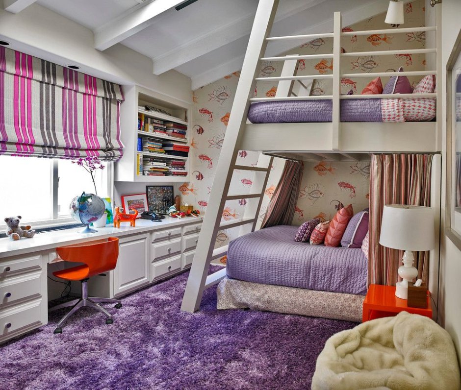 Комната с двух жтажной кроватью