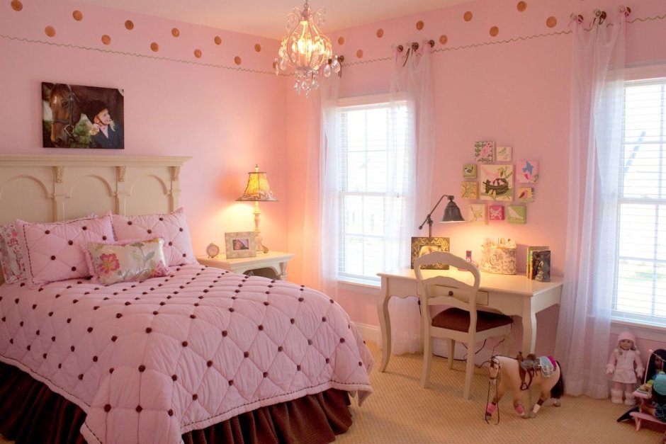 Страшная розовая комната