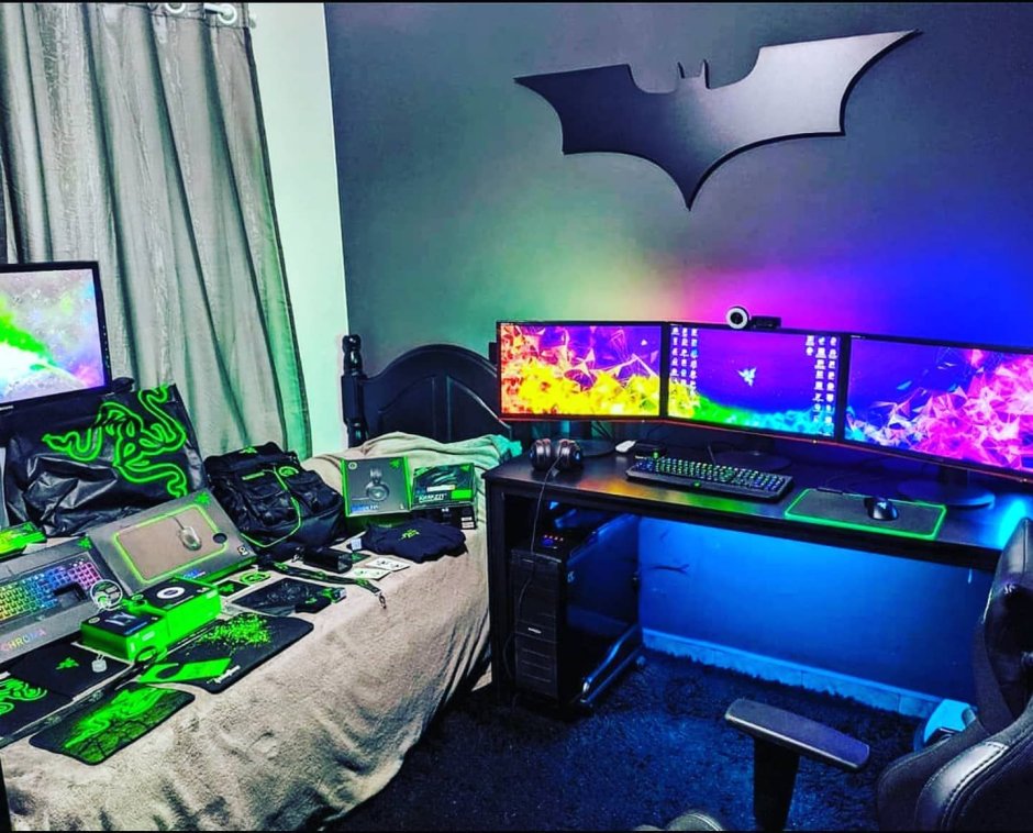 Интерьер игровой комнаты для геймеров