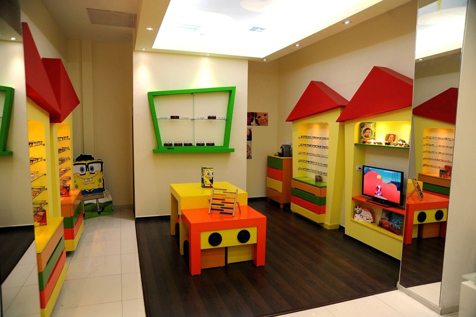 Современный интерьер детского магазина