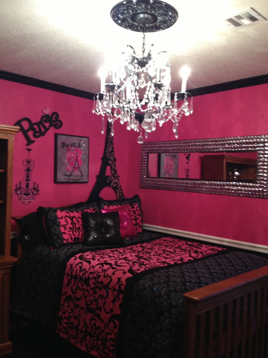 Черно розовая спальня