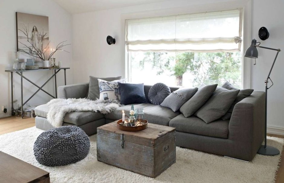 Серый диван в стиле Сканди