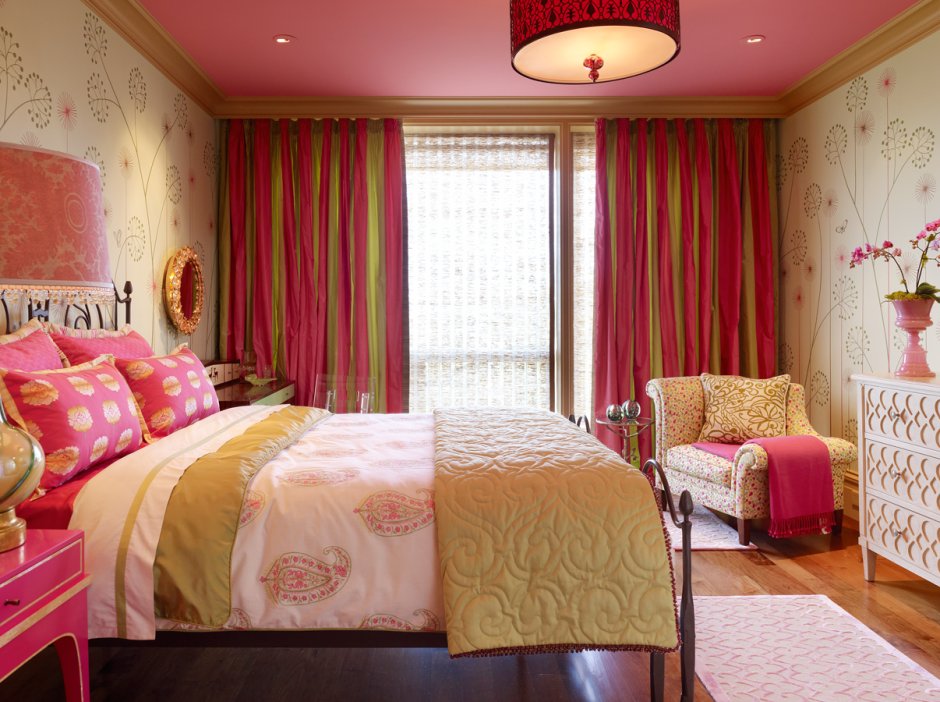 Спальня в розовых тонах