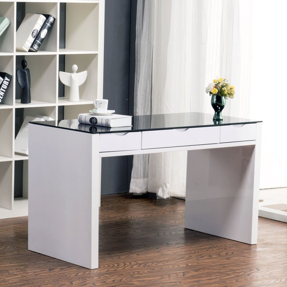 Стильный письменный стол белый