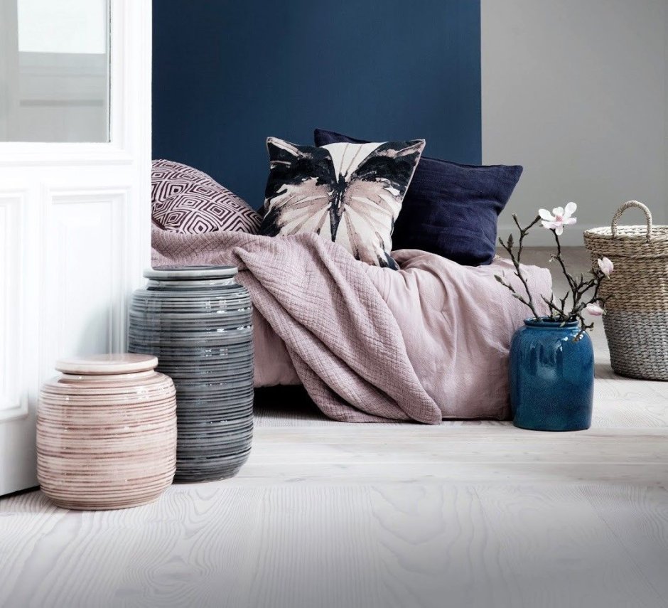 Голубой и розовый в интерьере