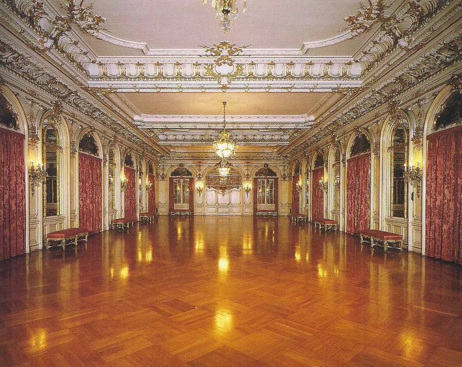 Букингемский дворец бальный зал бал