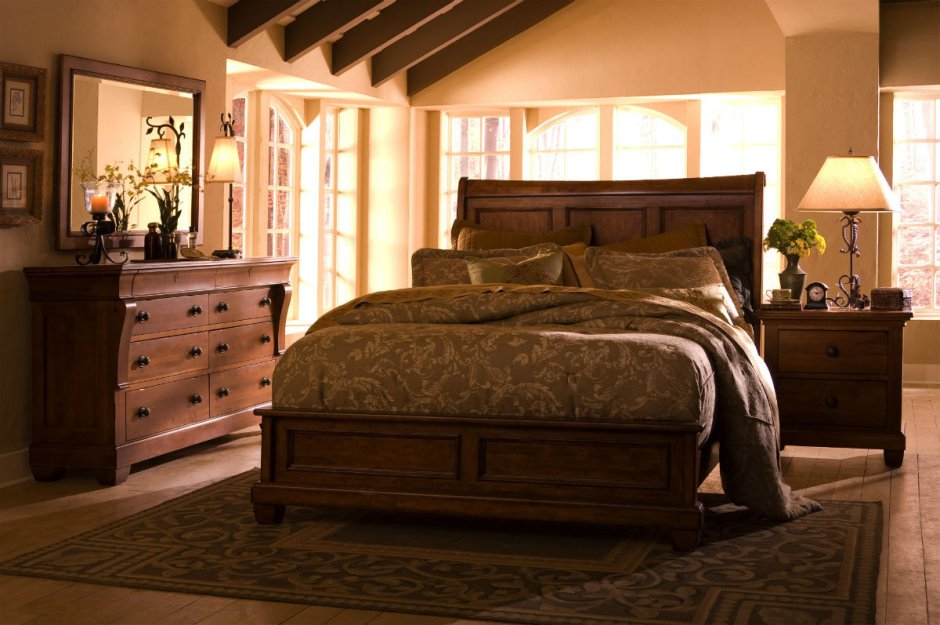 Шикарная деревянная спальня
