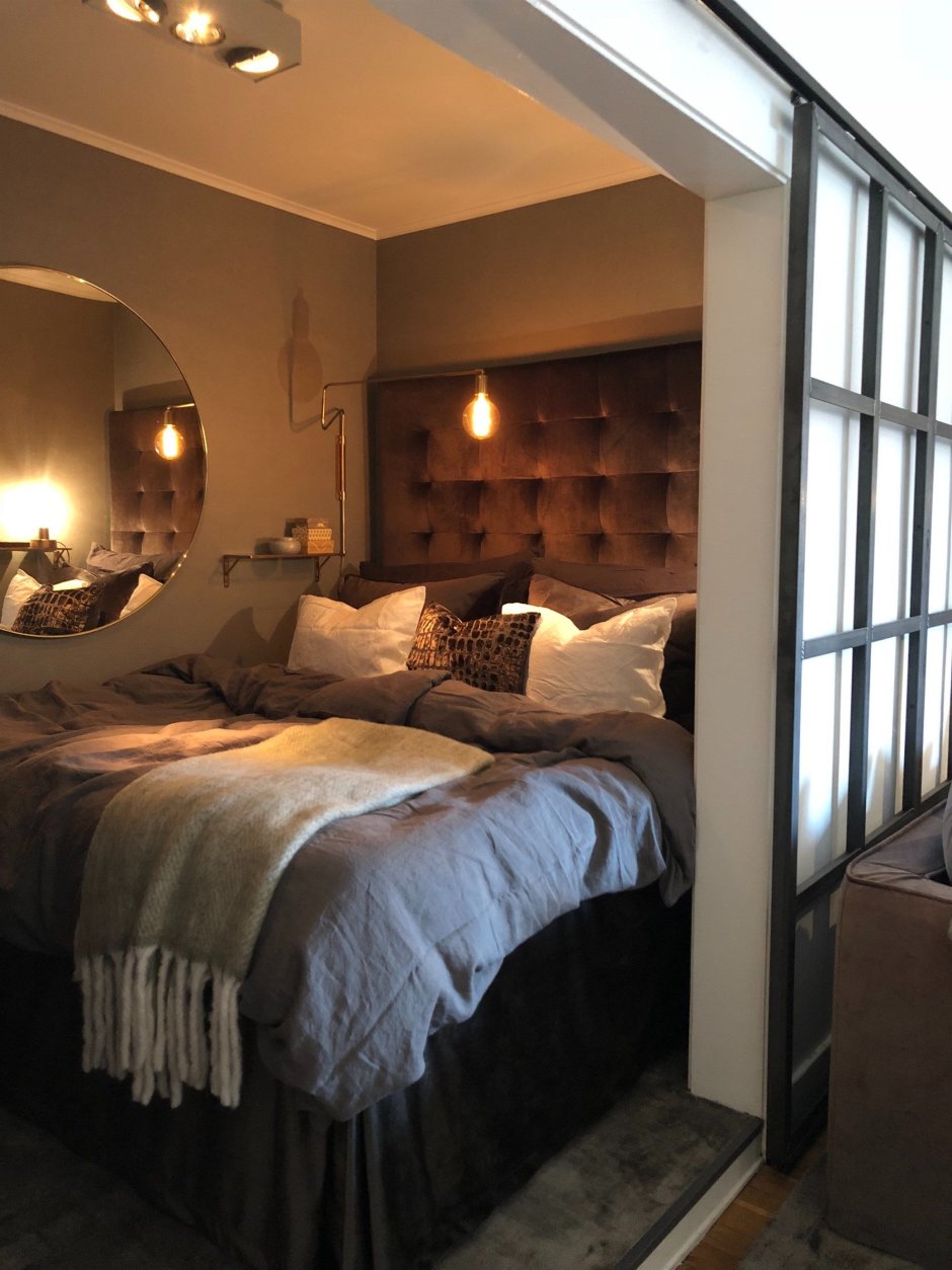 Небольшая уютная спальня