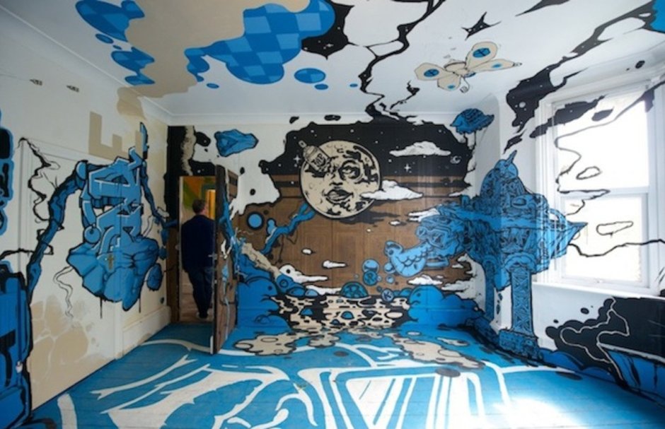 Разрисованные стены в комнате подростка