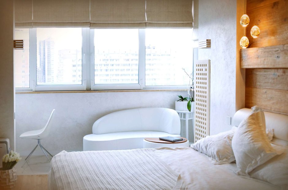 Маленькая спальня с совмещенным балконом