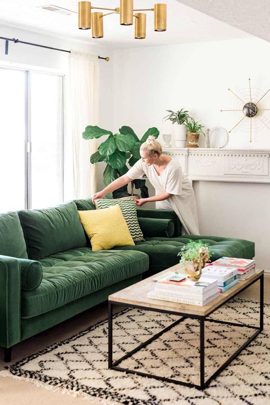 Стиль Сканди с зеленым диваном