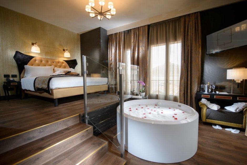 Jacuzzi in Bedroom