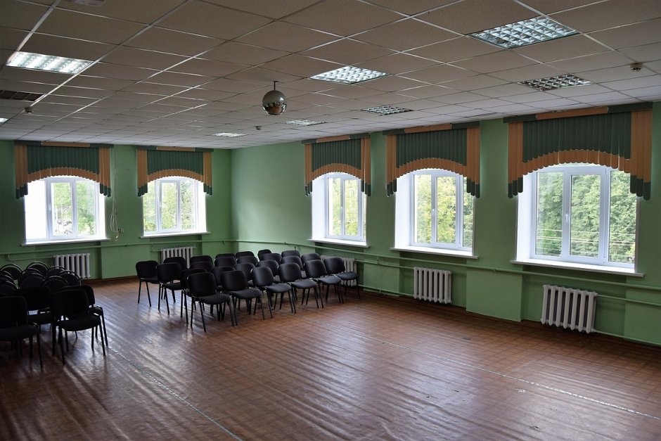 Школа 27 Яблоновский актовый зал