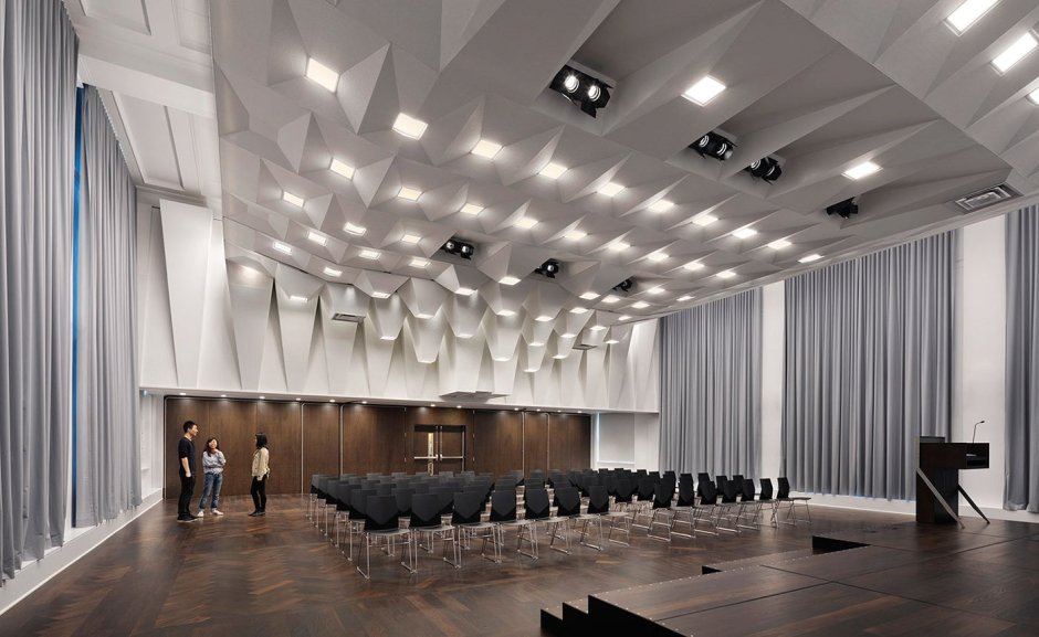 Актовый зал в школе интерьер