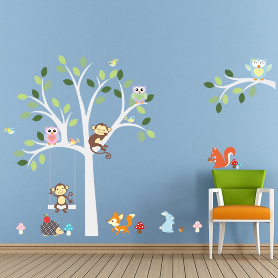 Дерево на стене в детском саду