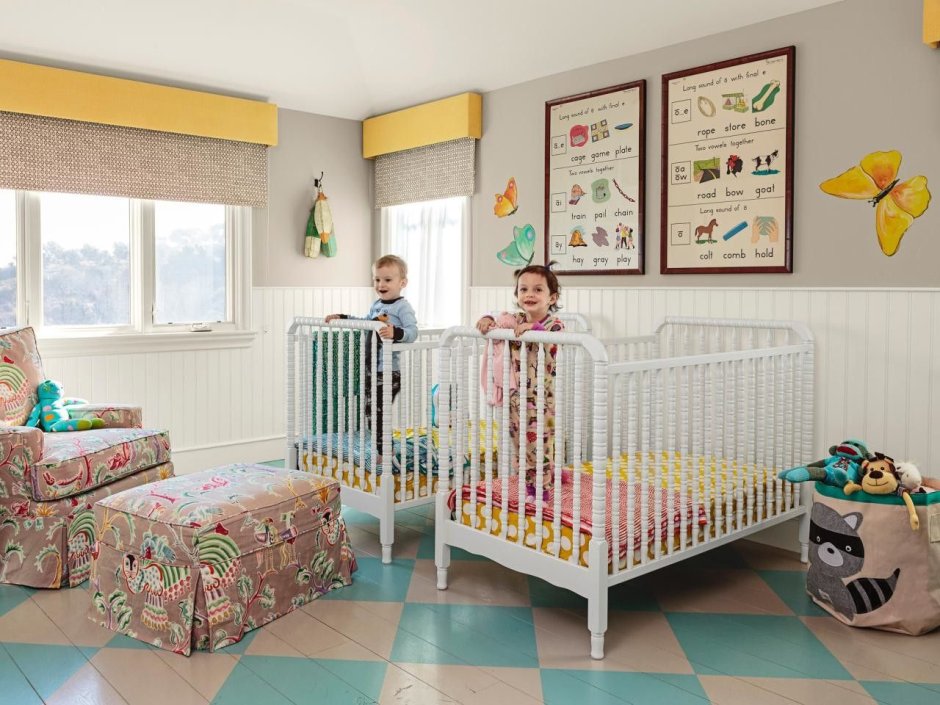 Комната для новорожденных двойняшек мальчика и девочки