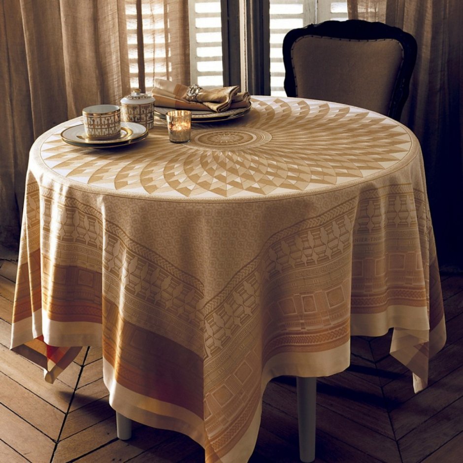 Скатерти на овальный стол ажурная ПВХ кремовый цвет