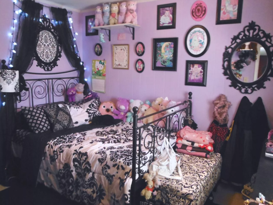 Комната в готическом стиле для подростка