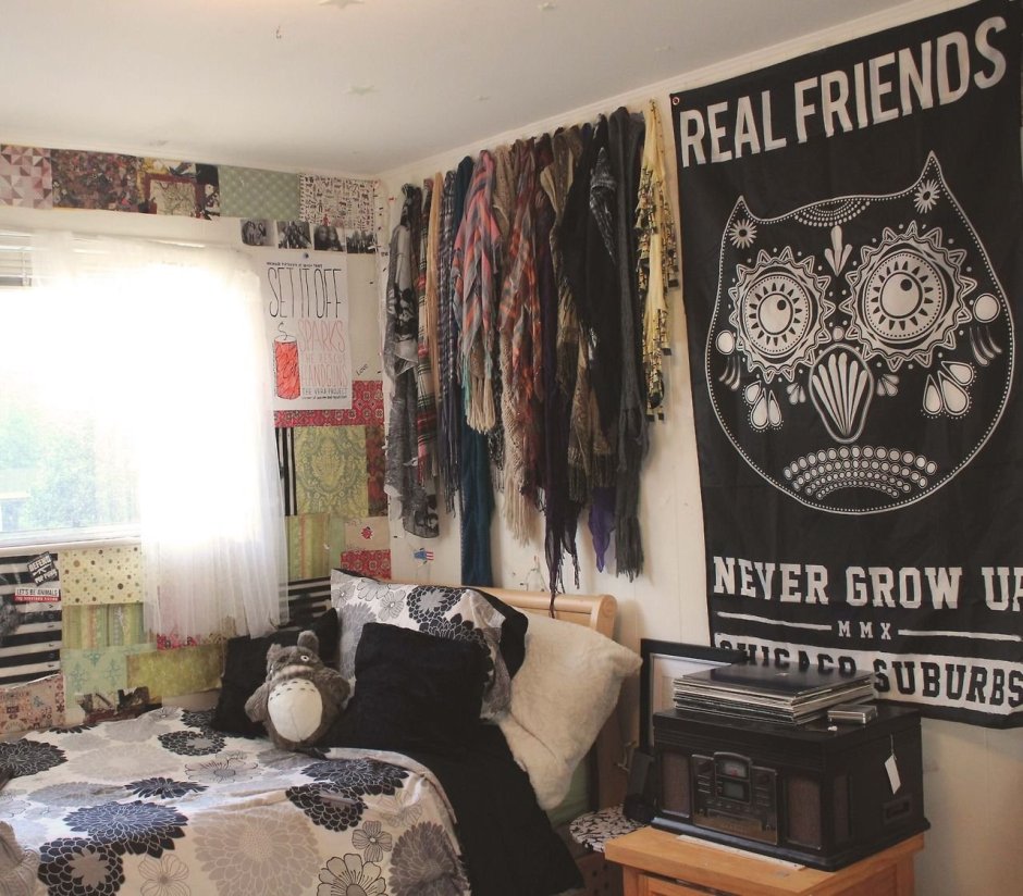 Украшение комнаты панк