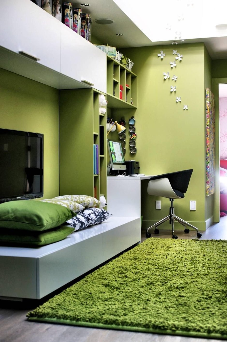 Зелёная комната для девочки
