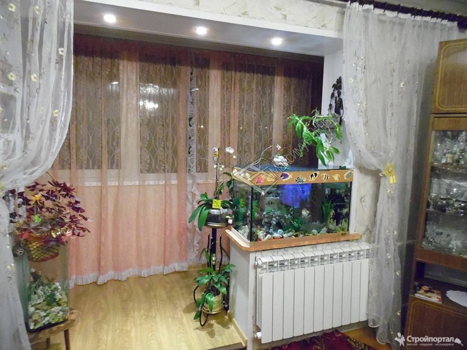 Шторы между комнатой и балконом