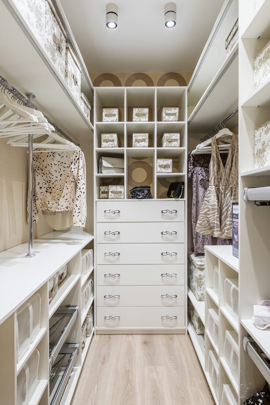 Гардеробная с постирочной