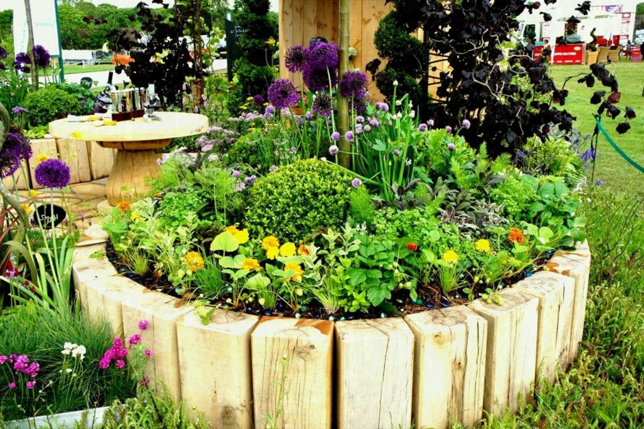 Красивые клумбы на даче
