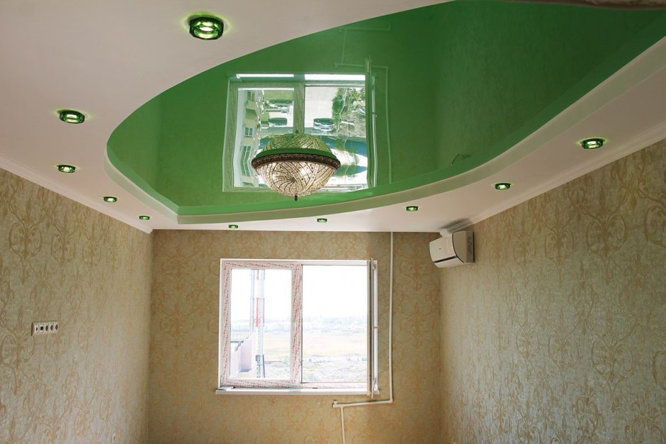 Натяжные потолки зеленого цвета