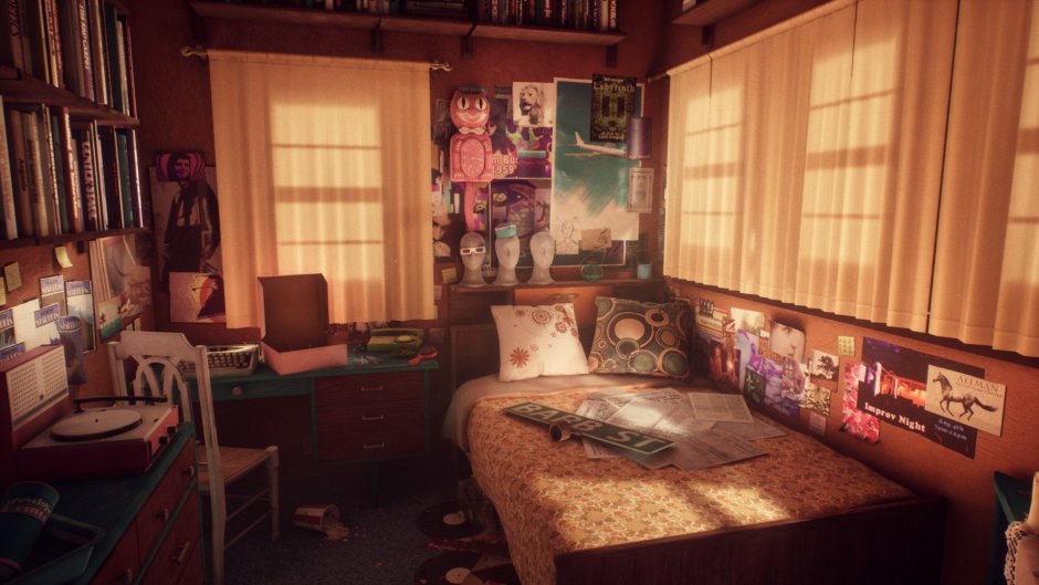 Комната с постерами аниме