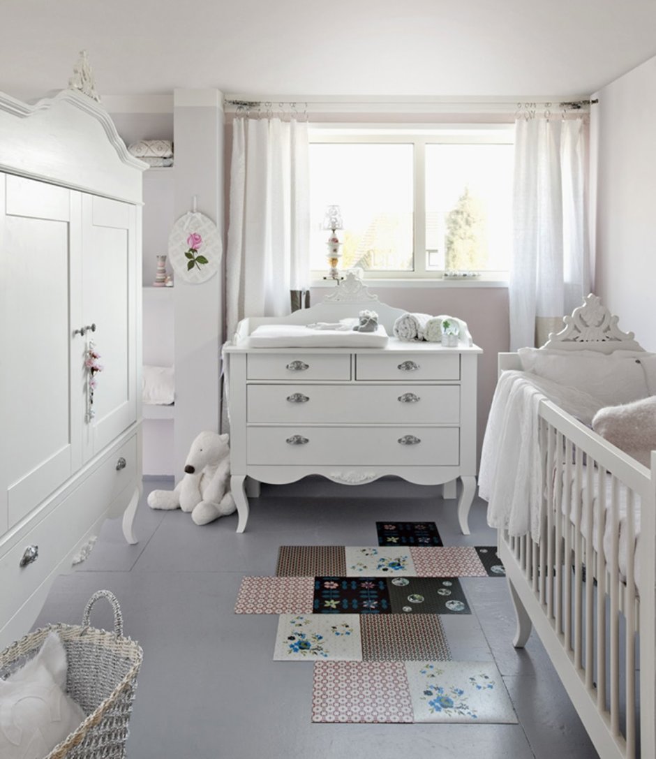 Красивая детская комната для новорожденного белая