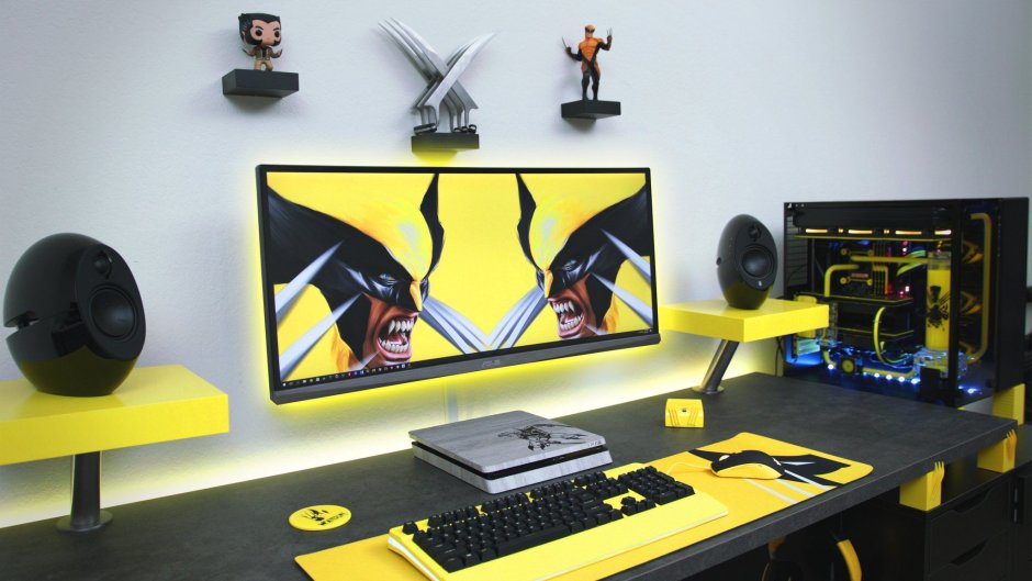 Желтая геймерская комната