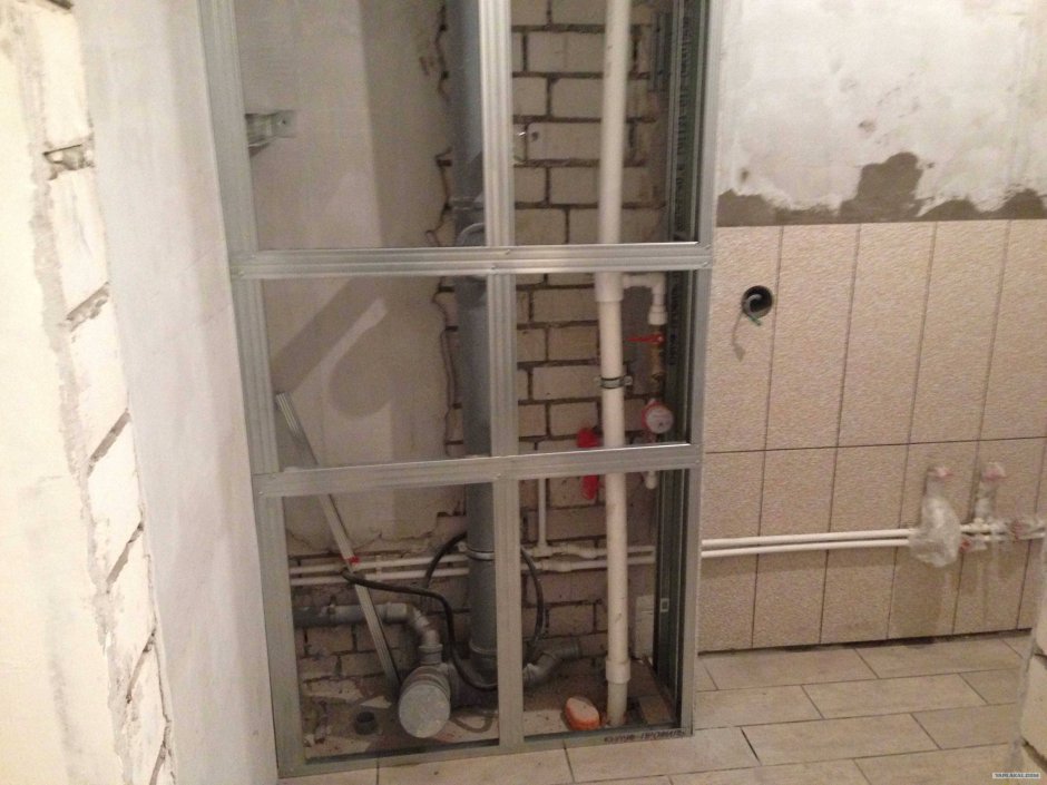 Имитация окна в ванной