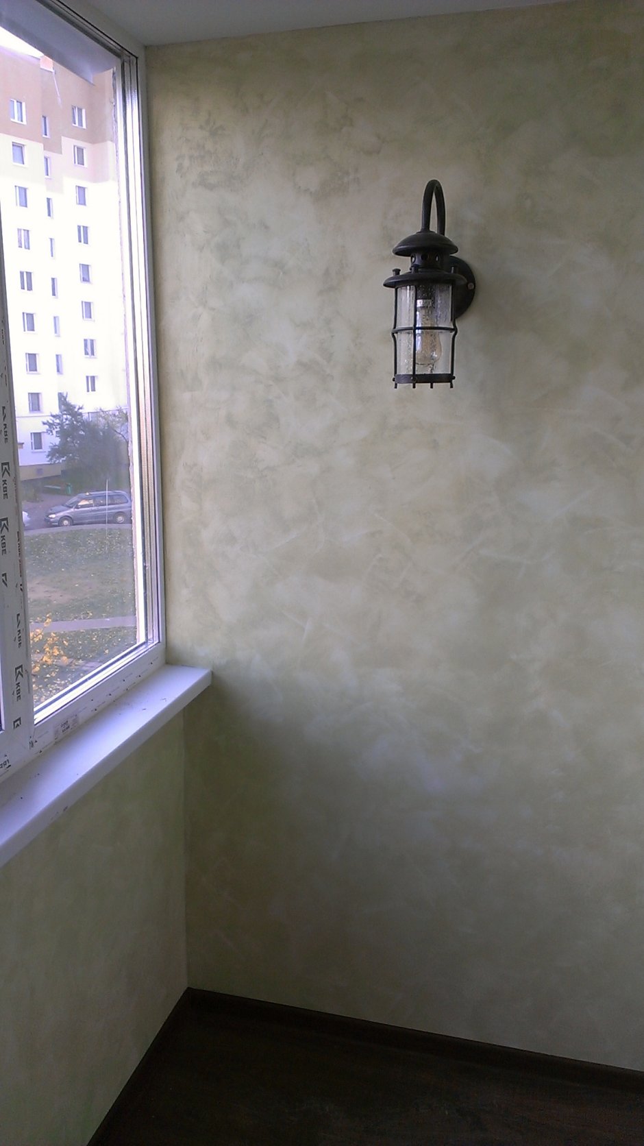 Декоративная штукатурка на балконе