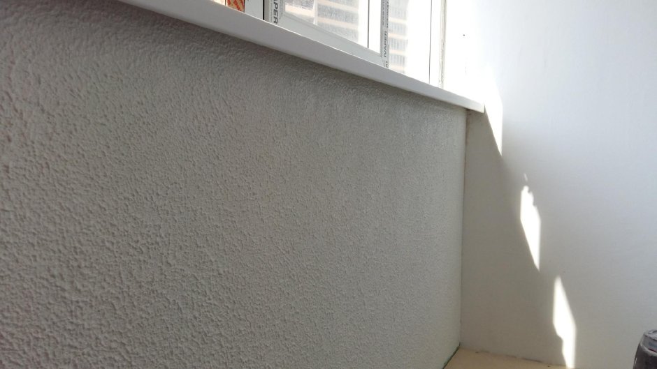 Отделка балкона пробкой