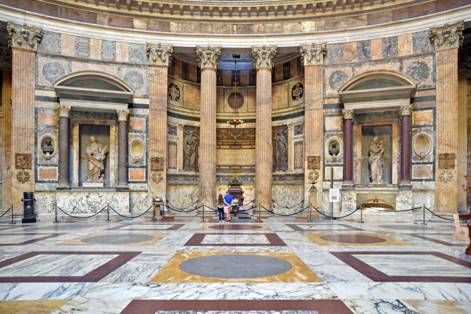 Пол пантеона в Риме